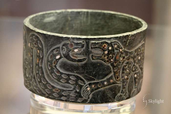 نقوش مار بر ظروف سنگی / پنج هزار سال پیش،تمدن جیرفت کرمان